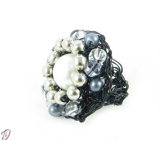 Small black ring/prstan